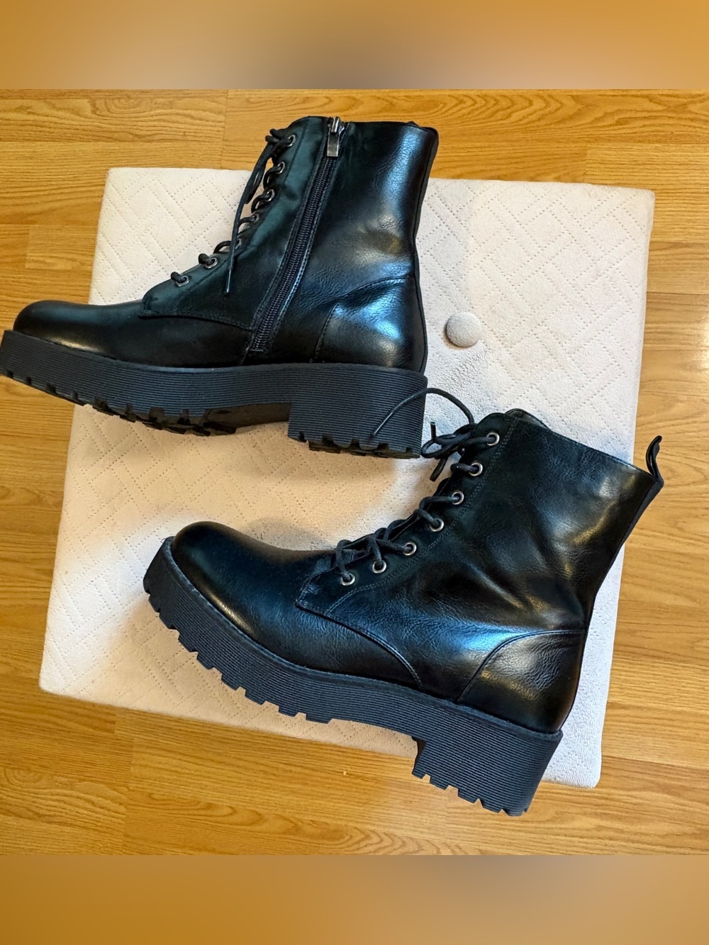 Dirty Laundry Black faux leather Lace-Up & zip up Combat Boots size 10/41M